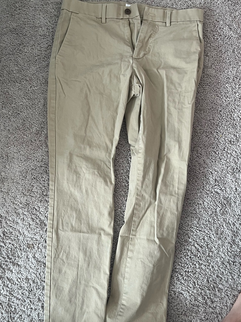GAP Men's Chino Pants in Light Khaki